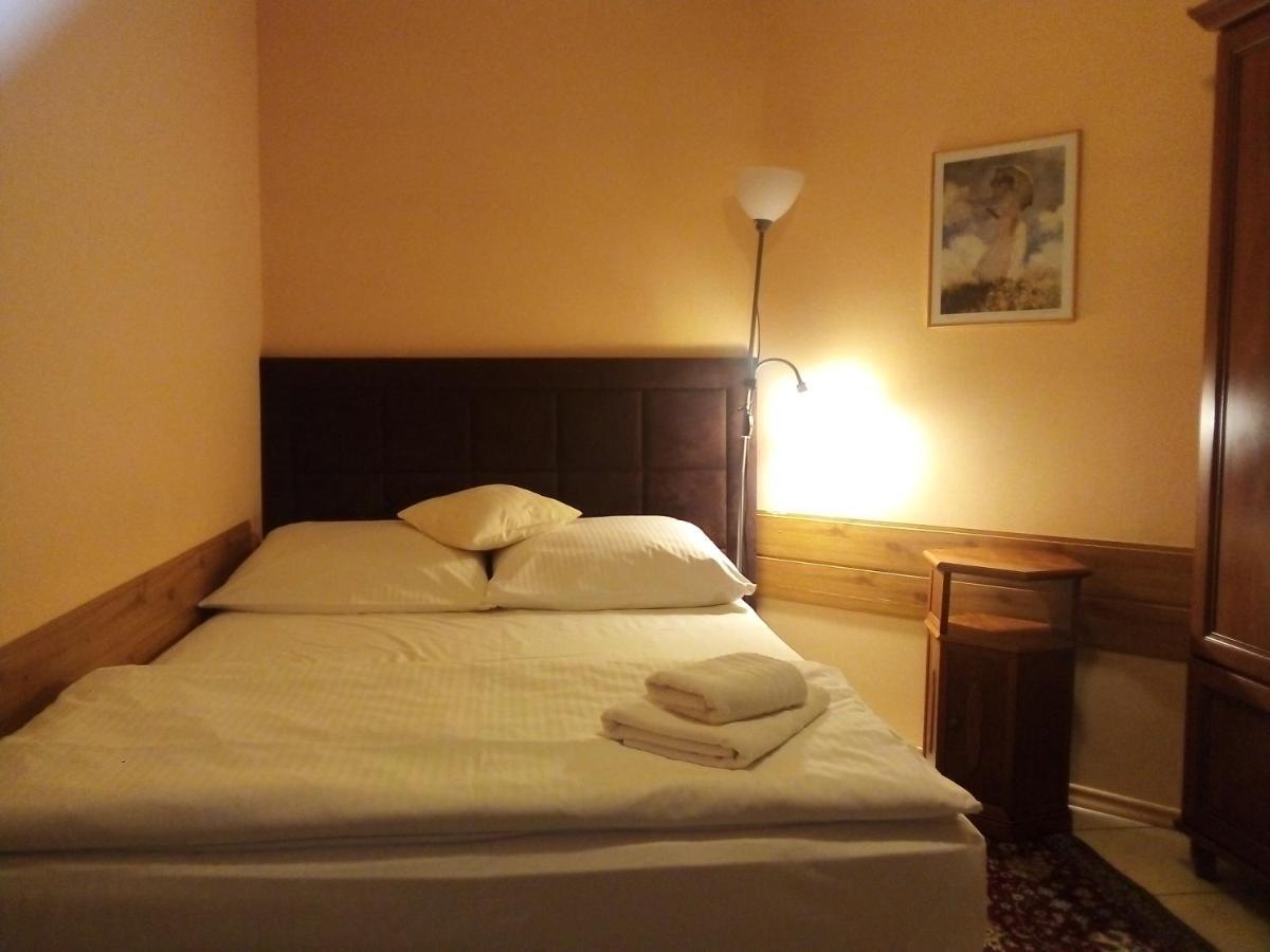 Villa Minerva Zielona Góra Buitenkant foto